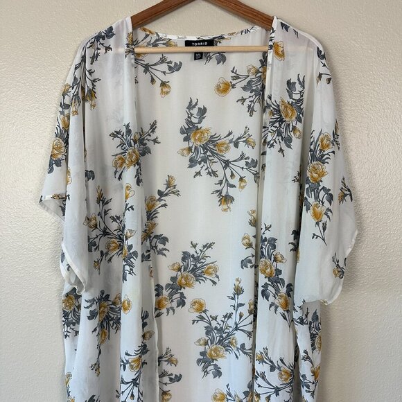 Torrid Floral Kimono in White and Yellow - Picture 4 of 9